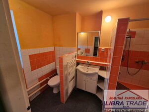 PREDAJ - čiastočne prerobený 2 izbový tehlový byt v Komárne  — foto 10