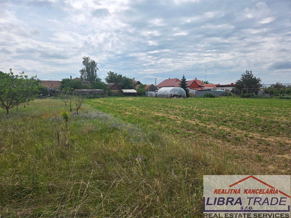 Stavebný pozemok na predaj v Hurbanove - Vék. — foto 3