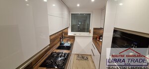 EXKLUZÍVNY PREDAJ - Kompletne prerobený 3 izbový byt s loggiou v Komárne  — foto 1