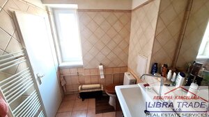 EXKLUZÍVNY PREDAJ - Kompletne prerobený 2 izbový tehlový byt v Komárne  — foto 7