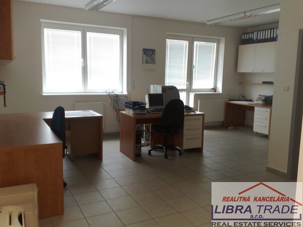  Bratislava-Petržalka Na predaj administratívne /nebytové/ priestory, kancelária.