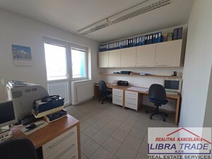  Bratislava-Petržalka Na predaj administratívne /nebytové/ priestory, kancelária. — foto 2