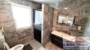 PREDAJ - Luxusného 5 izbového rodinného prízemného domu s krytým bazénom terasami a garážami v Komárne NOVOSTAVBA! DOHODA MOŽNÁ! — foto 14