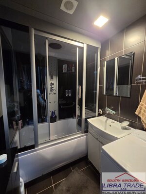 3 izbový byt na predaj v Nových Zámkoch. — foto 17