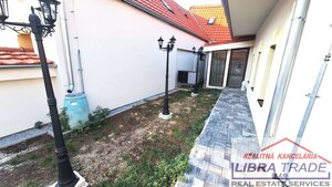 PREDAJ - Kompletne prerobený 4 izbový rodinný dom v CENTRE Komárna pamiatková zóna VÝHODNÝ KÚPA!  — foto 28