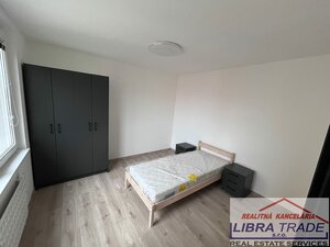 Prenájom - 3-izbový kompletne zrekonštruovaný byt  v Nových Zámkoch ul. Nábrežná — foto 6