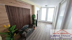 PREDAJ - Kompletne prerobený 4 izbový rodinný dom v CENTRE Komárna pamiatková zóna VÝHODNÁ KÚPA!  — foto 8