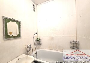 2 izbový byt v centre Nových Zámkov. — foto 8
