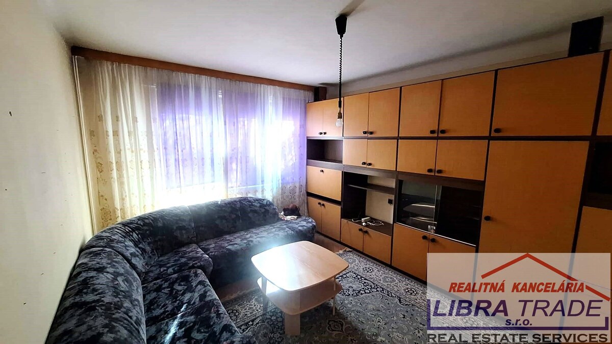 PREDAJ - 2 izbového bytu s loggiou na Gazdovskej ulici v Komárne  — foto 6