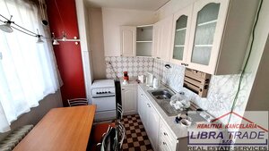 PREDAJ - 2 izbového bytu s loggiou na Gazdovskej ulici v Komárne  — foto 1