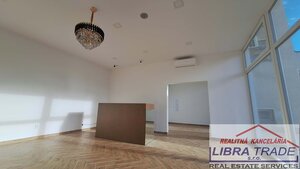 PRENÁJOM - Kancelárskych obchodných priestorov v centre Komárna s garážou na záhradníckej ulici v Komárne   — foto 4