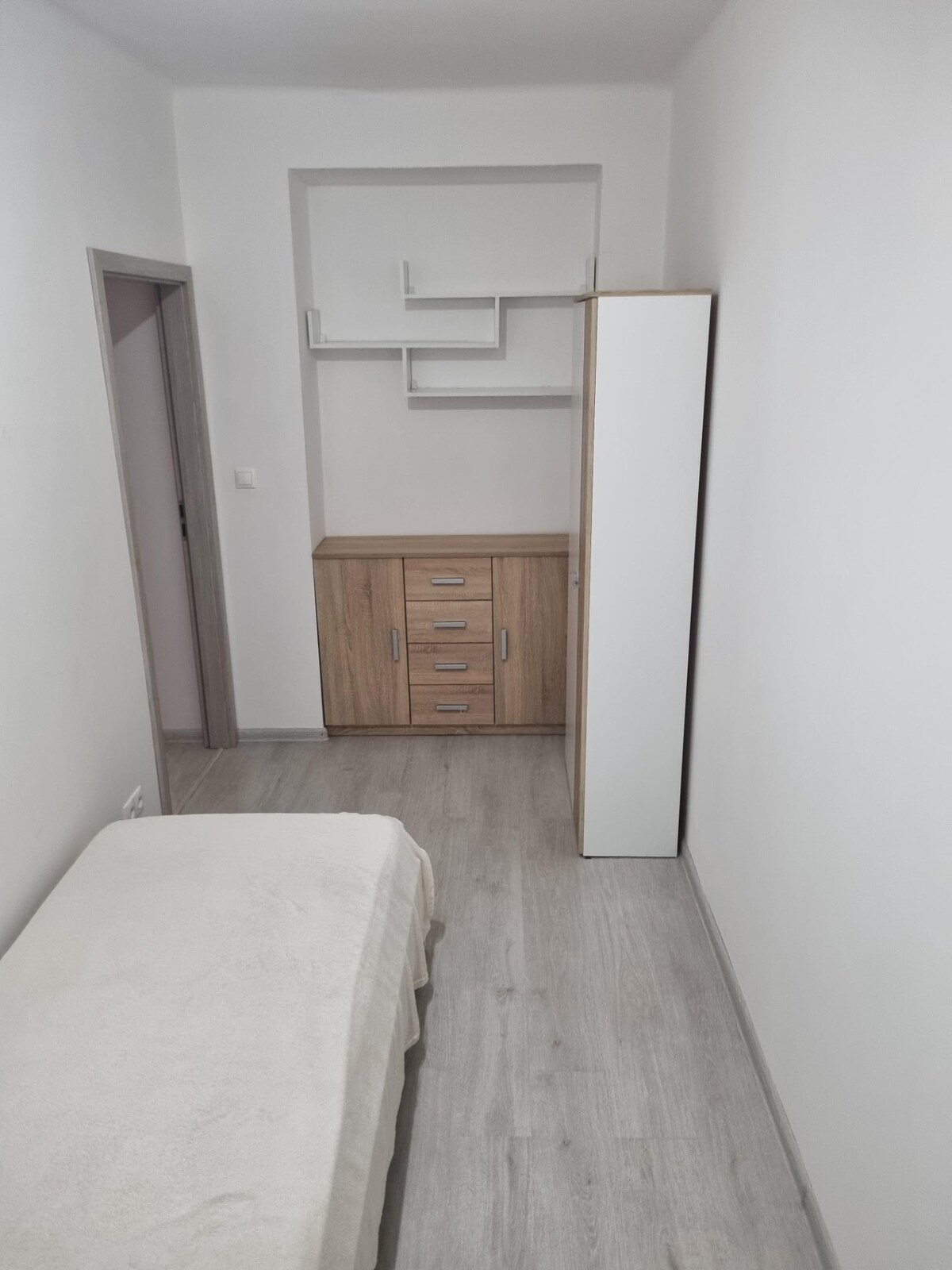 Prenajmeme  2,5izb byt na Ostredkovej ulici — foto 3