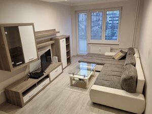 Prenajmeme zrekonštruovaný 2,5 izb byt na Ostredkovej ulici — foto 1