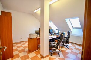 Predáme obchodno - administratívnu budovu v centre Topoľčian — foto 8