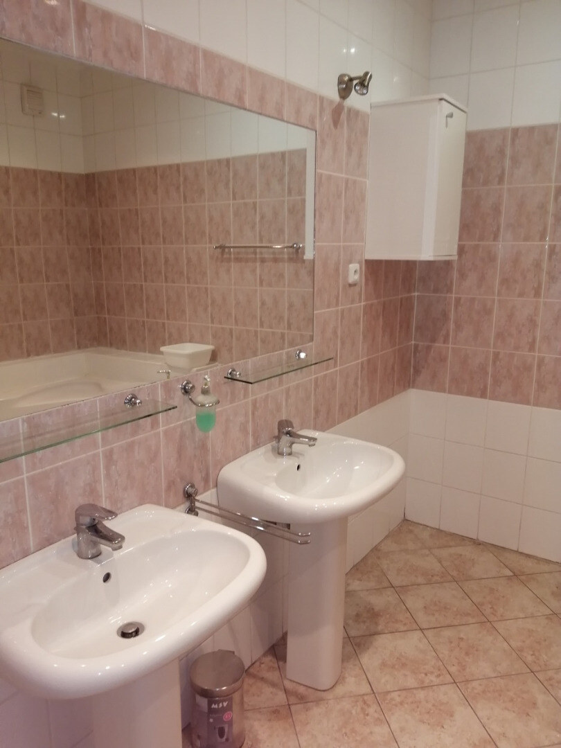 Prenajmem veľký 1 izb byt na Obchodnej ulici — foto 3