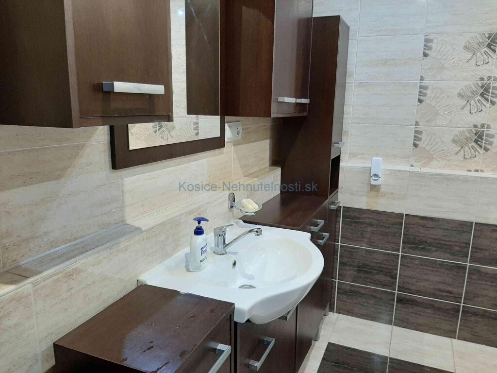 Predaj byt 3i 71m2 6/9p + lodžia + pivnica Dneperská Košice - Nad jazerom — foto 4