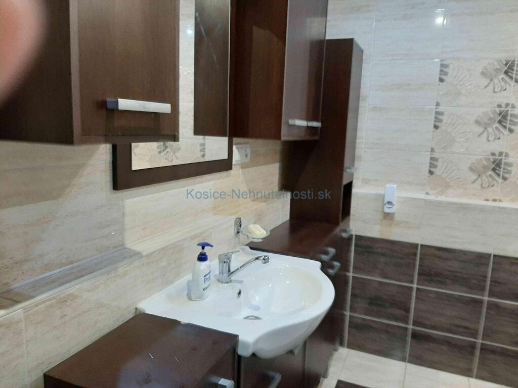 Predaj byt 3i 71m2 6/9p + lodžia + pivnica Dneperská Košice - Nad jazerom — foto 5