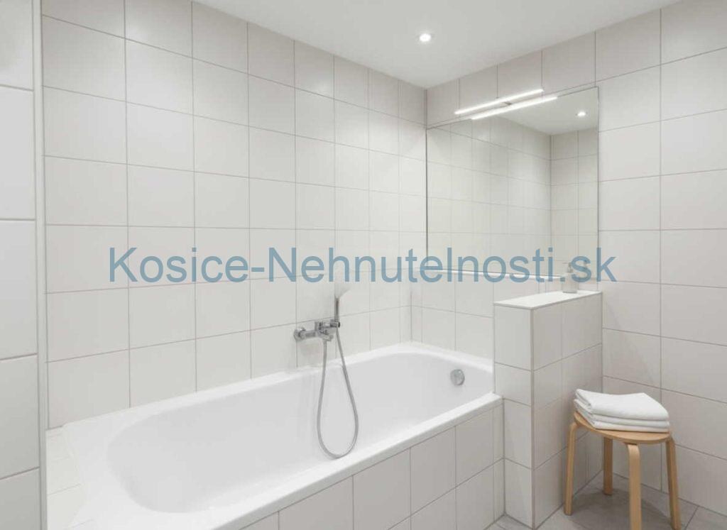 Predaj 4 izbový byt 73 m2 Sečovce - centrum, Obchodná ul. — foto 3