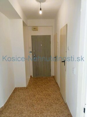 Predaj: 3-izbový tehlový byt 54 m2 s balkónom, pivnicou a výťahom, ul. ČSA – Košice I, Staré Mesto — foto 10