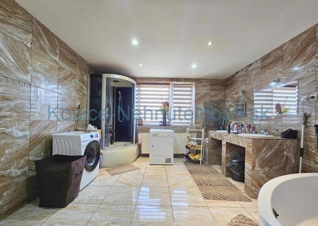 Poschodový 4izb. RD 180 m2, 453 m2 pozemok Trebišov — foto 18