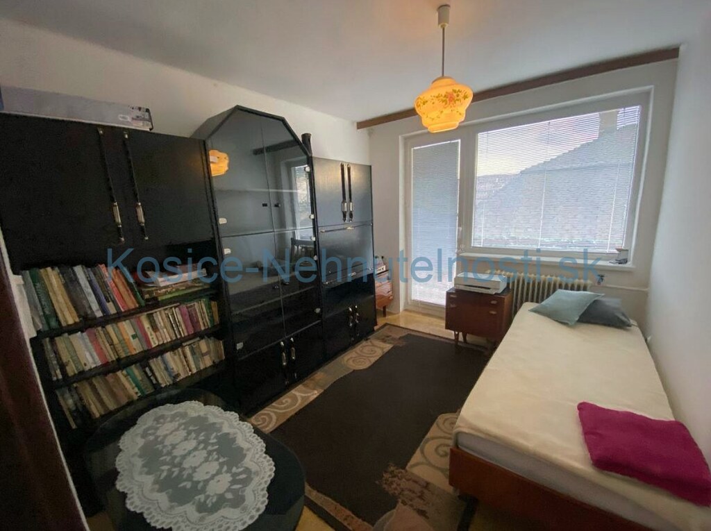 8-izb. RD 300m2, 742m2 poz. + garáž + dielňa + altánok, Trebišov — foto 10