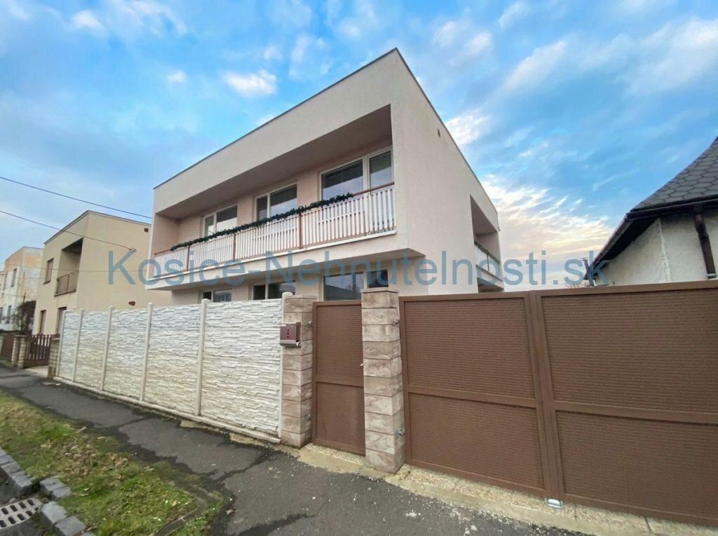 8-izb. RD 300m2, 742m2 poz. + garáž + dielňa + altánok, Trebišov — foto 2