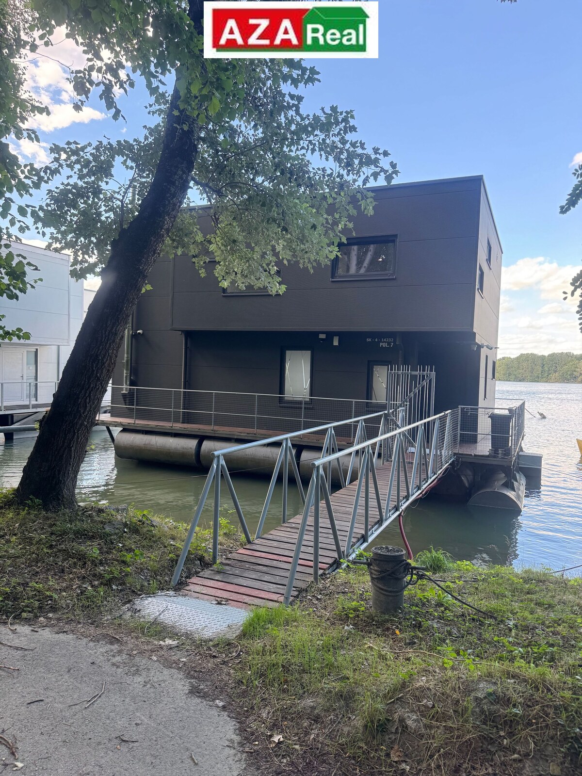 PREDÁME štýlový hausbót na Petržalskej hrádzi — foto 11