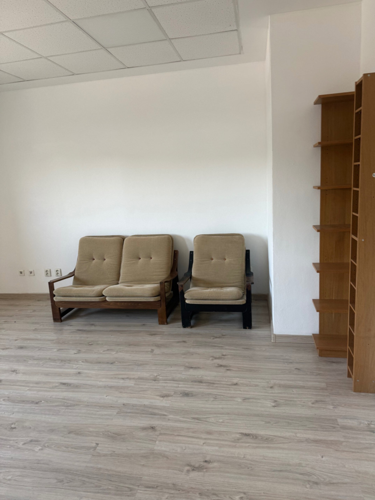 PRENÁJOM MODERNÝCH KANCELÁRSKYCH PRIESTOROV V NITRE — foto 8