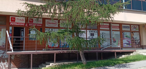 Ponúkame na predaj "Polyfunkčný objekt na Zobore"