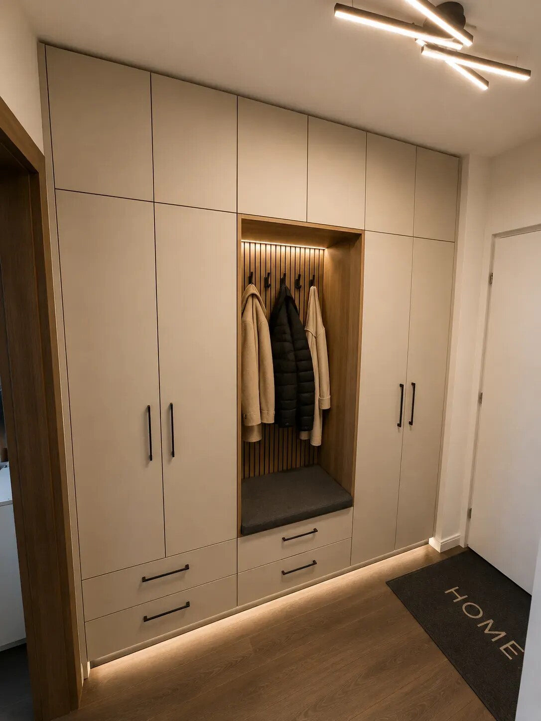 LUXUSNÝ 5-I BYT 92 m² S TERASOU A S VÍRIVKOU V SRDCI NITRY — foto 2
