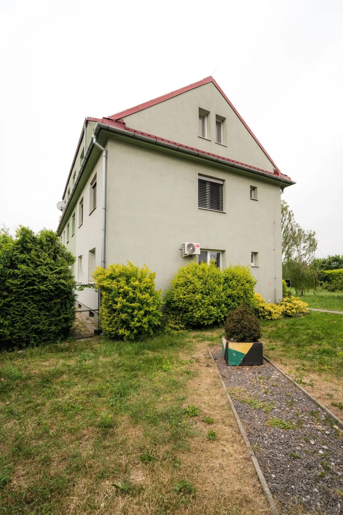 3 izbovy byt,100 m2,pivnica,súkromné parkovanie,predzáhradka — foto 21