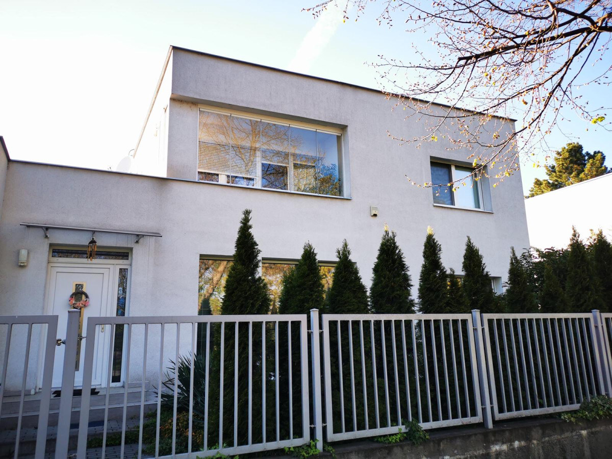 REPREZENTATÍVNA MESTSKÁ VILA V CENTRE NITRY