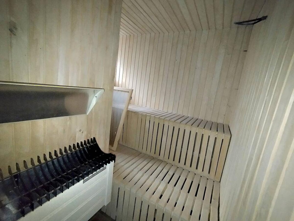 Výnimočná usadlosť s rodinným domom  a štýlovými hospodárskymi stavbami v Košarovciach — foto 24