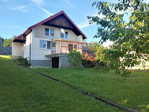 Výnimočná usadlosť s rodinným domom  a štýlovými hospodárskymi stavbami v Košarovciach — foto 1