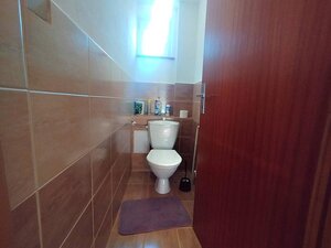Výnimočná usadlosť s rodinným domom  a štýlovými hospodárskymi stavbami v Košarovciach — foto 12