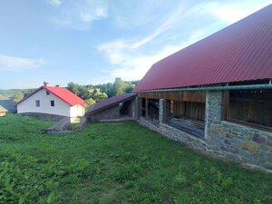 Výnimočná usadlosť s rodinným domom  a štýlovými hospodárskymi stavbami v Košarovciach — foto 25