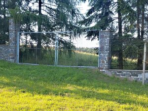 Výnimočná usadlosť s rodinným domom  a štýlovými hospodárskymi stavbami v Košarovciach — foto 26