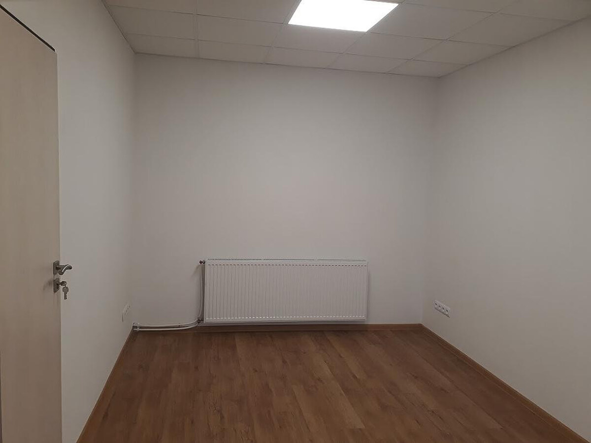 Na prenájom zrekonštruovaná kancelária s vlastným parkovaním — foto 3