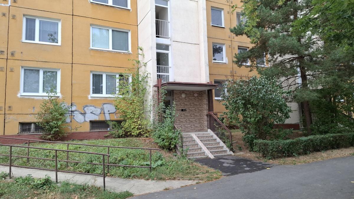 KOMPLETNE ZREKONŠTRUOVANÝ 3-IZBOVÝ BYT - Ťahanovce — foto 15