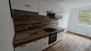 KOMPLETNE ZREKONŠTRUOVANÝ 3-IZBOVÝ BYT - Ťahanovce — foto 1