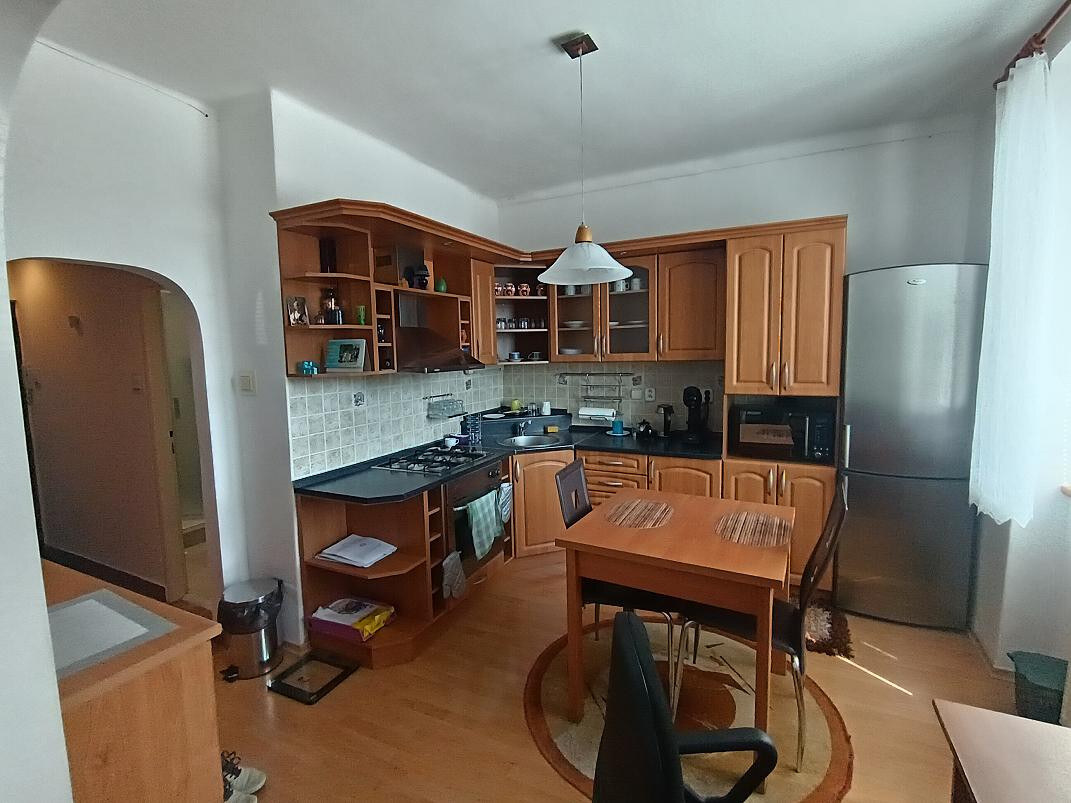 Na predaj štýlový 1-izbový zrekonštruovaný byt v centre – 41 m², balkón