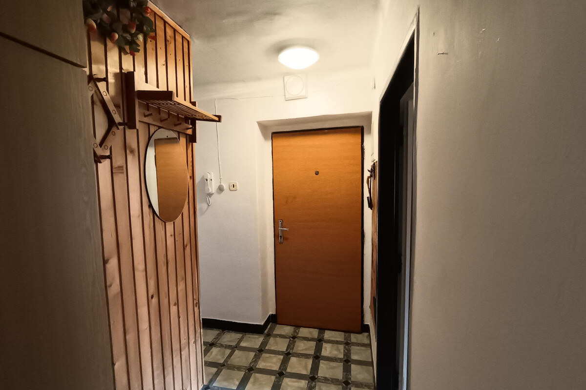 NA PREDAJ: 2-izbový byt s balkónom na Sídlisku I – ideálny na rekonštrukciu — foto 7