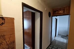 NA PREDAJ: 2-izbový byt s balkónom na Sídlisku I – ideálny na rekonštrukciu — foto 6