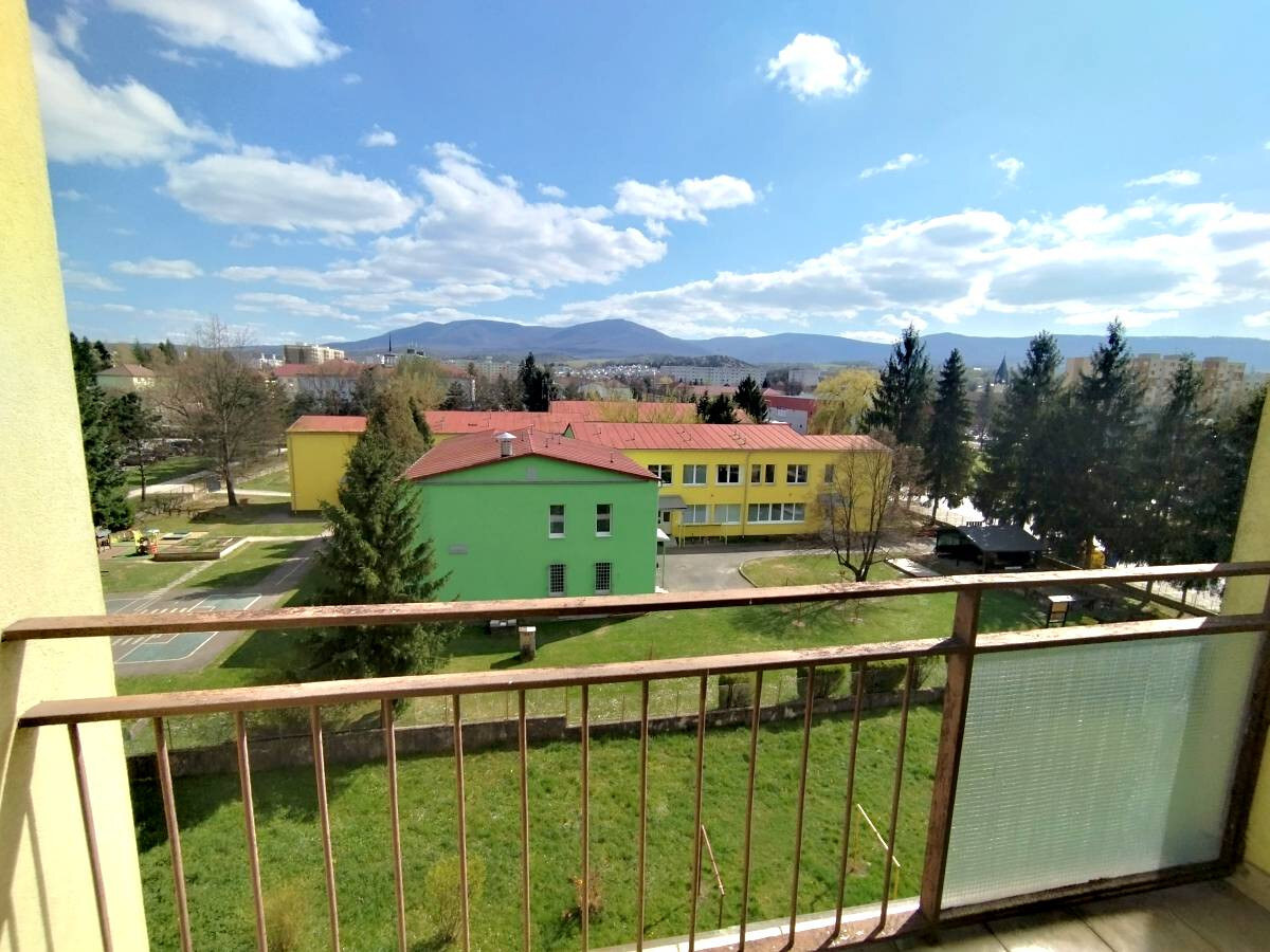REZERVOVANÝ, 4-izbový byt, 100 m² — foto 9