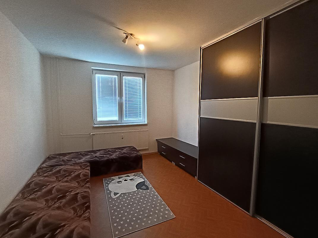 PRENÁJOM: Priestranný 3-izbový byt so špajzou (73 m²) – Humenné, pod Sokolejom — foto 3