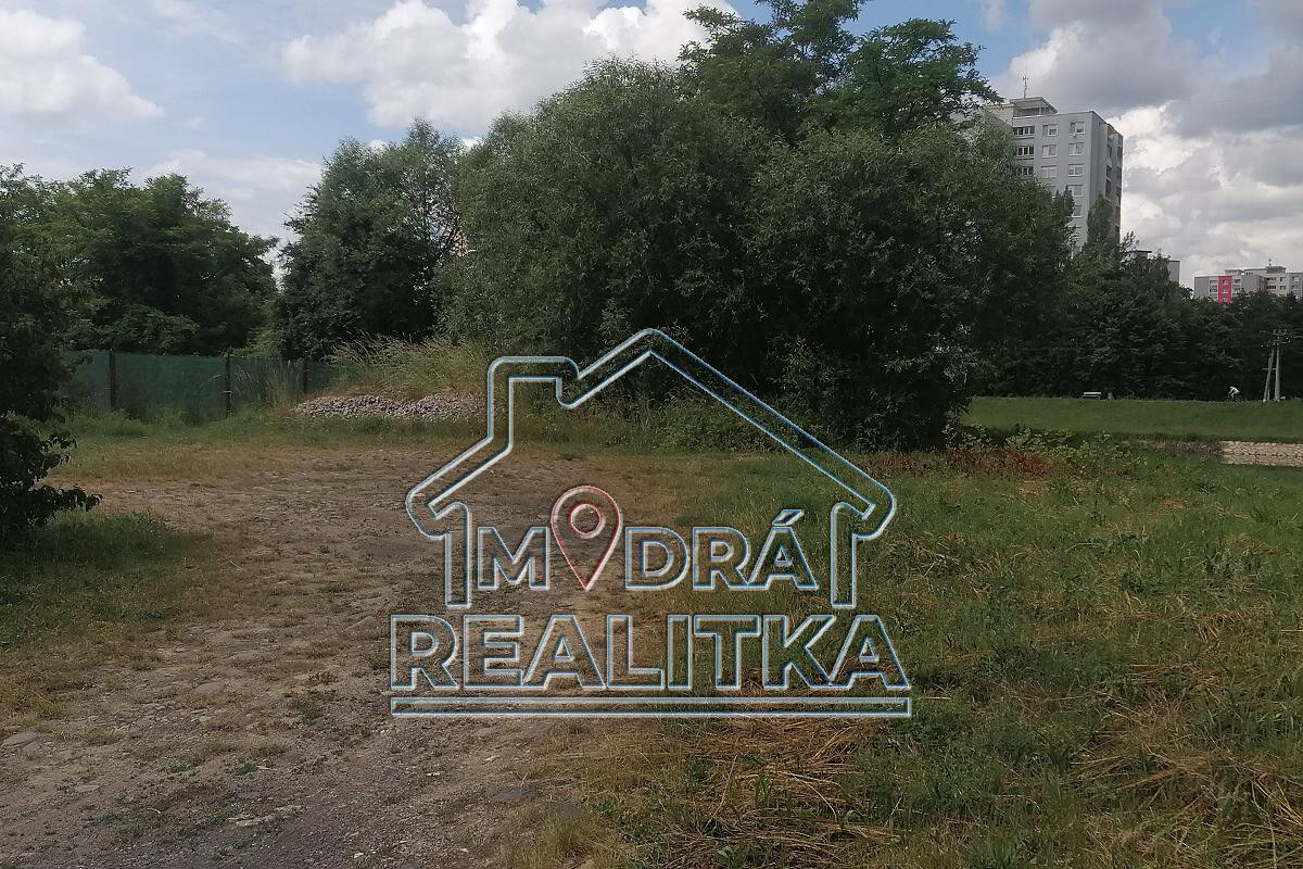 Lukratívny pozemok pri Laborci na predaj — foto 5