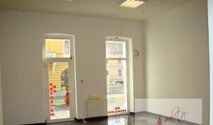 OBCHODNÝ PRIESTOR NA PRENÁJOM V CENTRE MESTA S VÝKLADOM A VSTUPOM Z ULICE — foto 1