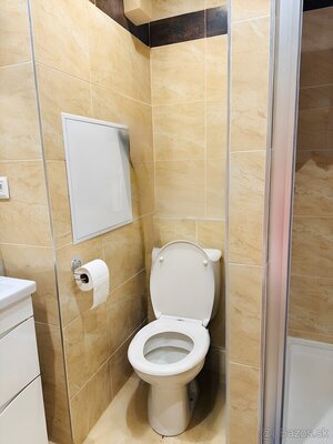 Kompletne zrekonštruovaný 3 - izbový byt s lodžiou — foto 18