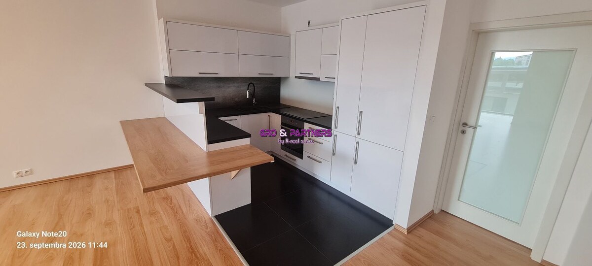 PREDÁME 2IZB. BYT ŽILINA-BÔRIK 76 M2, TERASA — foto 3