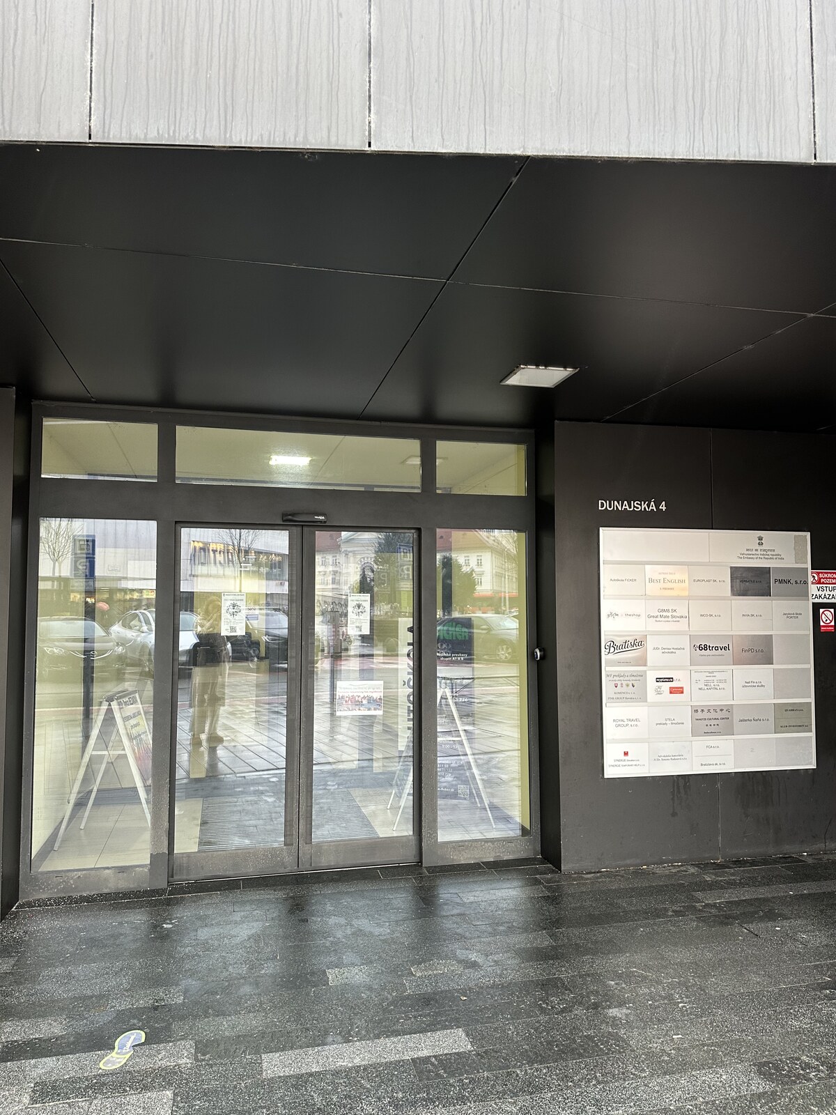 Prenájom kancelárskych priestorov na Dunajskej ulici v centre Bratislavy — foto 4